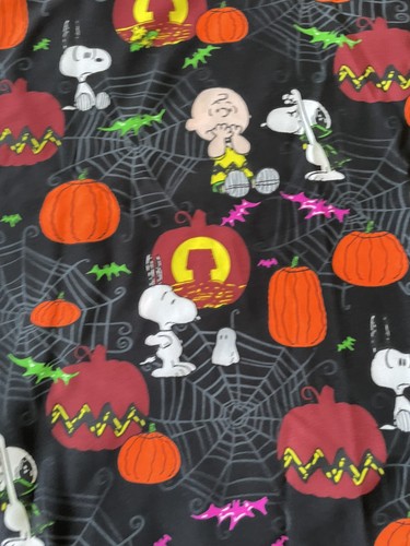 NWT Halloween Peanuts Snoopy Woodstock Scrub Top Uniform Pocket School Nurse 3XL - Picture 4 of 6