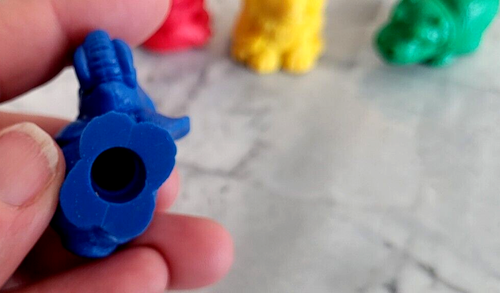 Piezas de juego para niños; 17 tarjetas con imágenes y 4 marcadores de lugar de fichas de animales de goma; mayores de 3 años - Imagen 11 de 19