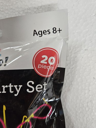 ¡Manera de celebrar! Juego de 20 piezas de fiesta brillante nuevo en paquete - Imagen 2 de 4