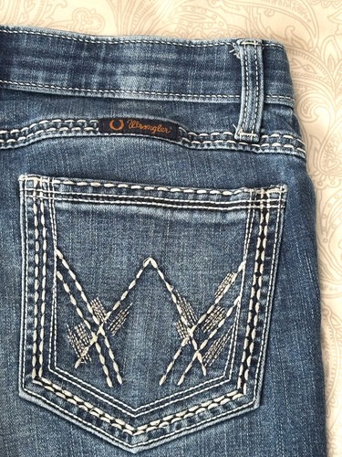 WRANGLER Womens Shiloh Medium Wash Ultimate Riding Jeans Sz 11x34 *See Desc. - Picture 6 of 10