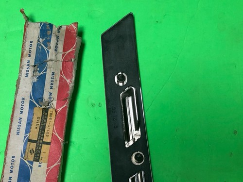 Nissan Datsun 810 Bluebird Left C Pillar Vent Trim 78861-U7403 Genuine NOS - Picture 6 of 8