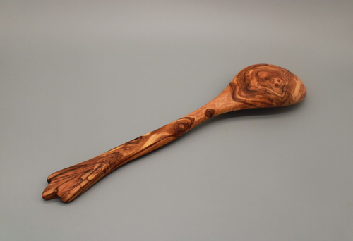 Cuchara para verduras de madera de olivo | Profunda, curva | L. 35 cm | Hecho a mano - Imagen 3 de 4