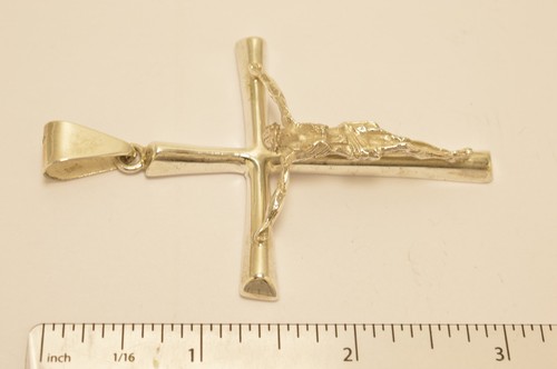 Taxco, Mexican 925 Sterling Silver Crucifix Cross Pendant Top with Silver Chain - Picture 11 of 12