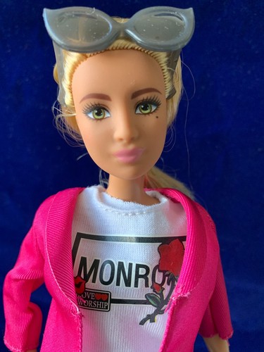 2017 Barbie I Can Be Paleontologist Barbie - Angel/Goddess Face Sculpt - Picture 4 of 5