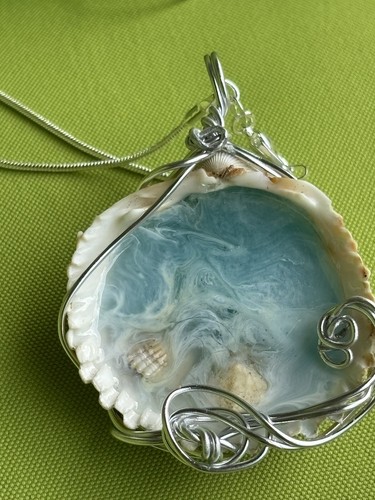 Pendente Conchiglie E Resina Fatto A Mano Handmade Resinart Mare Wire Wrapping - Foto 8 di 17