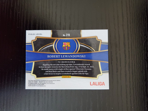 Robert Lewandowski - 2023-24 Panini Select La Liga Soccer Field Level #219 - Picture 2 of 2