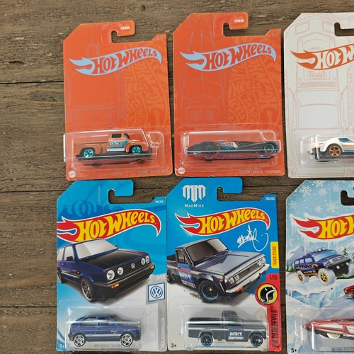 Lote de 29 autos Hot Wheels nuevos en tarjeta - Porsche, taller, Walker, Nissan - Imagen 4 de 18