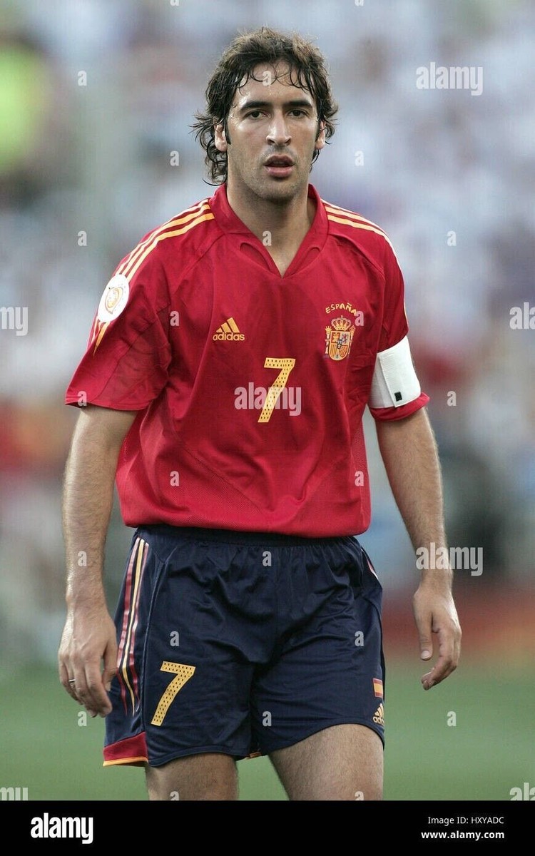 RAUL #7 VINTAGE MENS SPAIN 2004/2005 ESPANA SOCCER FOOTBALL RAUL #7 VINTAGE MENS SPAIN 2004/2005 ESPANA SOCCER FOOTBALL