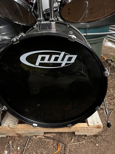 PDP by DW Encore EZ Series Complete 3-Piece Drum Set with Chrome Hardware Red - Picture 3 of 13