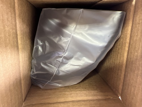 Cubierta de espejo retrovisor lateral derecho GM Yukon Escalade Suburban Tahoe 2021-2023 OEM 84642822 - Imagen 2 de 2