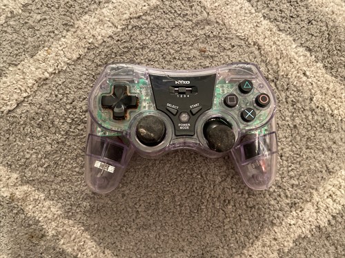 NYKO Clear Controller - 81585 - Picture 8 of 10