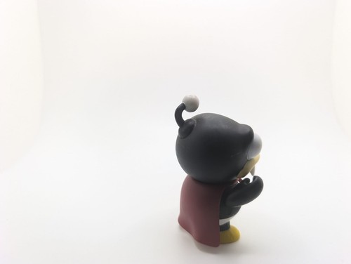 Kidrobot FUTURAMA NIBBLER 3" Vinyl Figure Toy With Bowl Cape 2009 - Picture 4 of 6