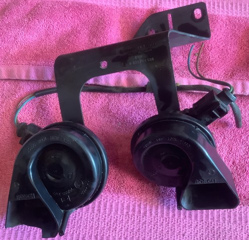 AUDI A6 4F HORN KIT HORNS SET OEM 4F0951229 4F0951223A 4F0951221A - Bild 1 von 2