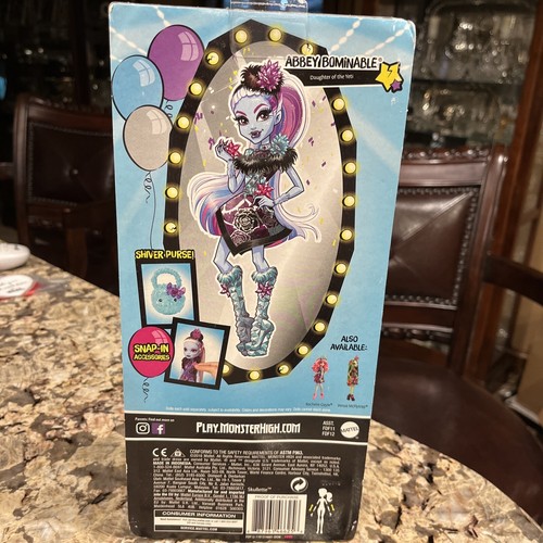 Monster High Party Ghouls Abbey bominierbar mit 7 Snap-in Zubehör Neu im Karton - Bild 6 von 10