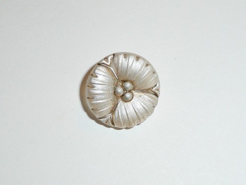 Czech Glass Flower HP White Pearl Finish w/ Antiq Brown Wash Shank Button 18mm - Picture 6 of 9