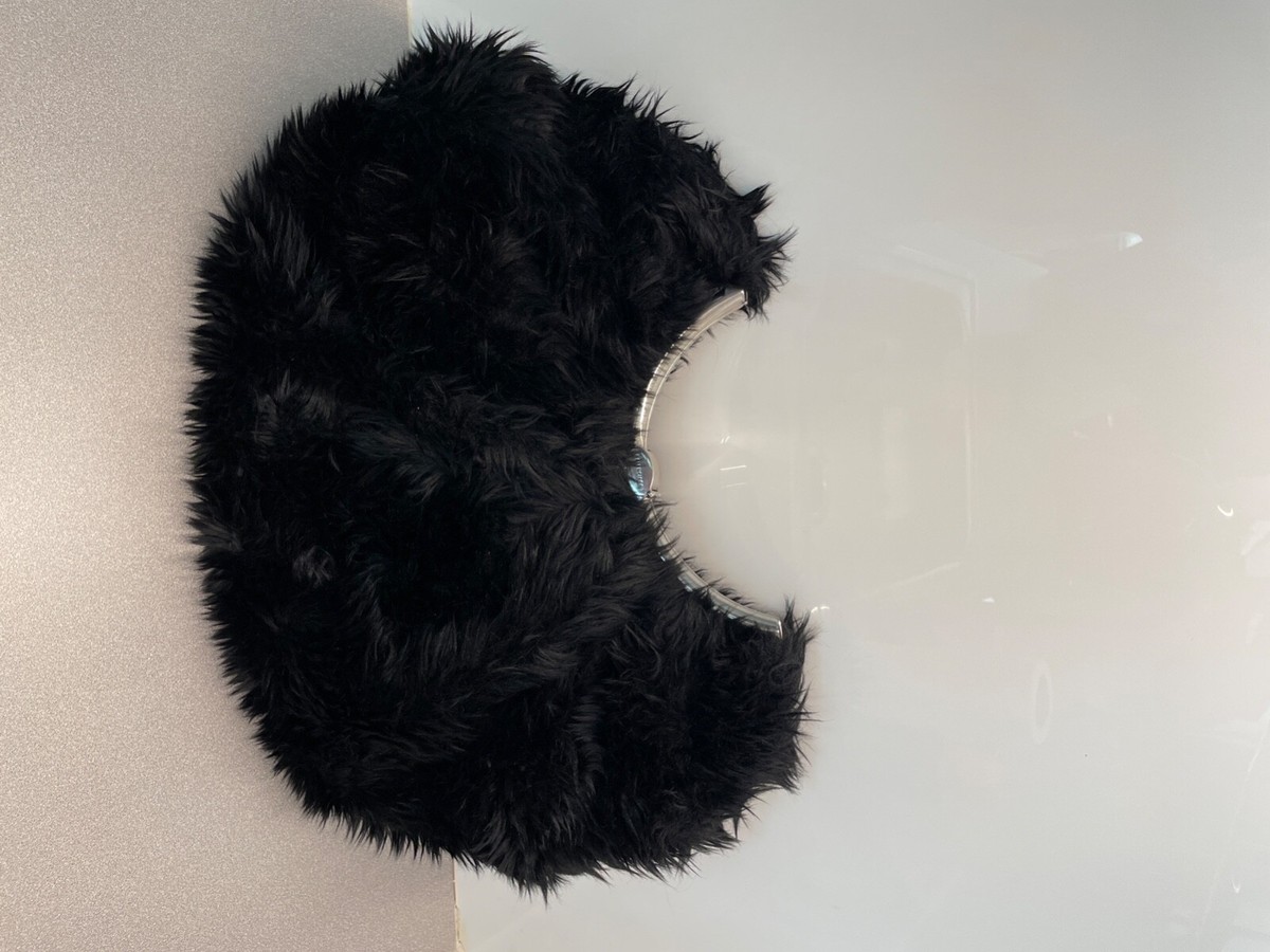 ポンチョ・ケープ Balenciaga Faux Fur Cape Hildingr Fur-Mantled Cape with Embroidery and Bronze Chain