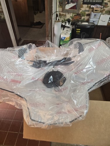 Polaris 2890643 Full Windshield With Integrated Center Auxiliary Light Indy RMK - Picture 4 of 7