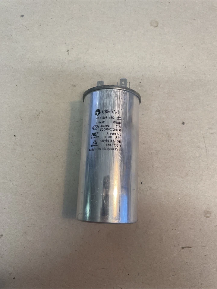 Condensador de funcionamiento CBB65A-1 370VAC 50/60Hz 40/70/21 C.p1 Foto 2 de 4