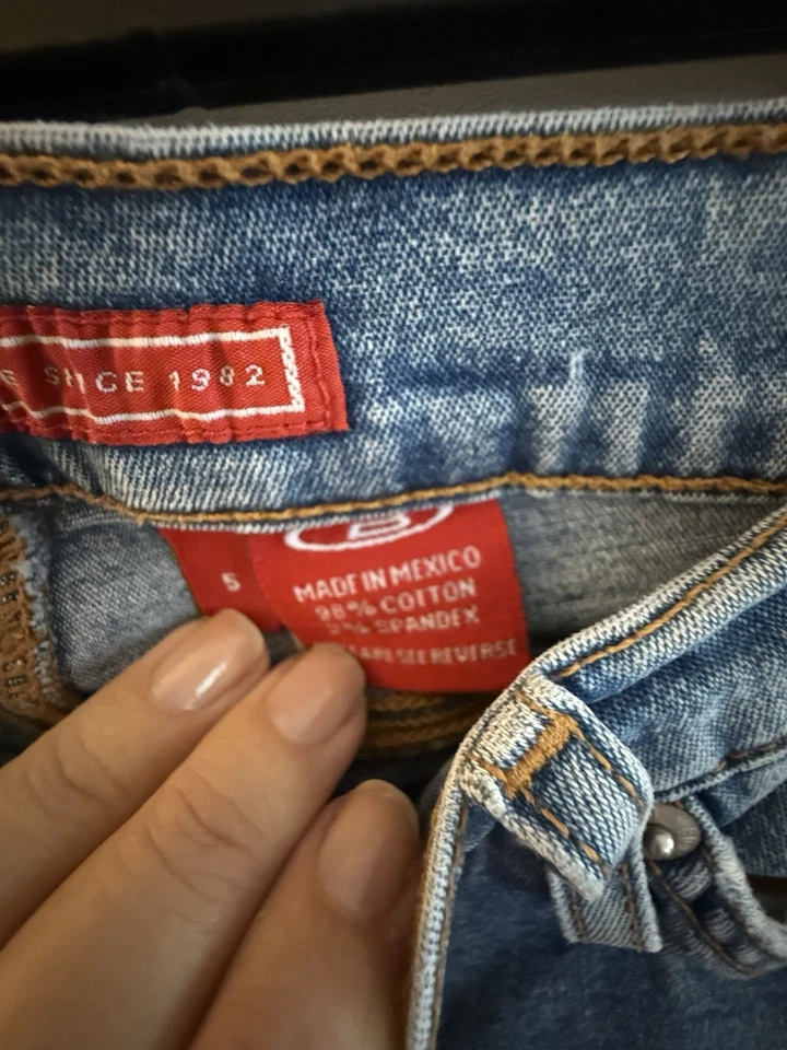 Vaqueros de tiro bajo azules con look desgastado niñas talla pequeña 4/5 niños Foto 2 de 4