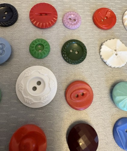 Lote de 25 botones de plástico vintage COLT Rock bonito color tamaño surtido colección - Imagen 5 de 12