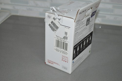 Nuevo puerto de medios digitales Sony TDM-iP1 hecho para iPod caja abierta - Imagen 2 de 7
