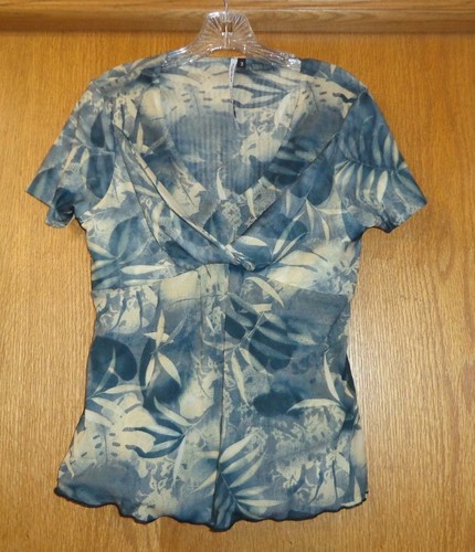 Woman's sz Jr 3 - Blue Print TOP - Just Living - Mesh knit lined - Double bodice - Picture 1 of 2