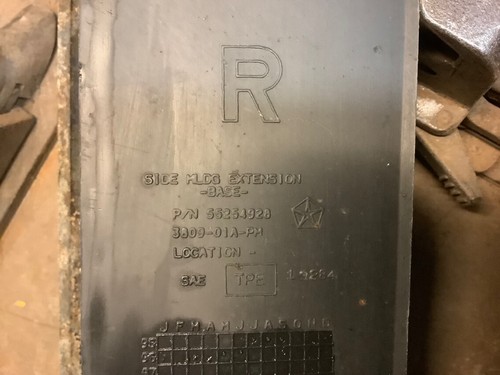97-06 Jeep Wrangler TJ Lado Derecho Guardabarros Extensión P/N 55254928 - Imagen 2 de 3