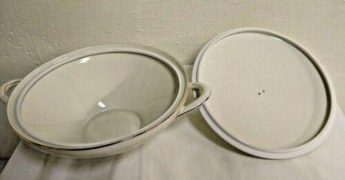 Bavaria Covered Serving Bowl Fine China Ivory With Gold Trim Handle 8 3/4" - Picture 3 of 5