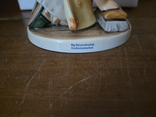 Figura Hummel Goebel W. Alemania #363 TMK5 LIMPIEZA DE CASA GRANDE 4" años 70 - Imagen 6 de 16