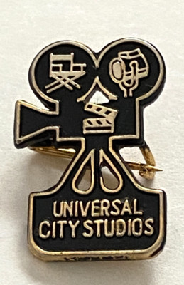 Vintage UNIVERSAL CITY STUDIOS Movie Camera Pinback Pin Souvenir