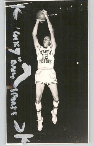 Foto de prensa del jugador de baloncesto DETROIT Pistons George Yardley Jump Shot 1958 - Imagen 1 de 2