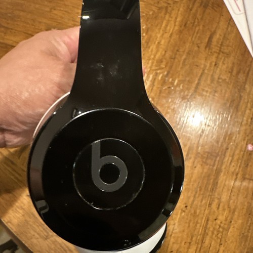 Beats by Dr. Dre Solo3 On Ear Wireless New Ear Muffs - Picture 2 of 8