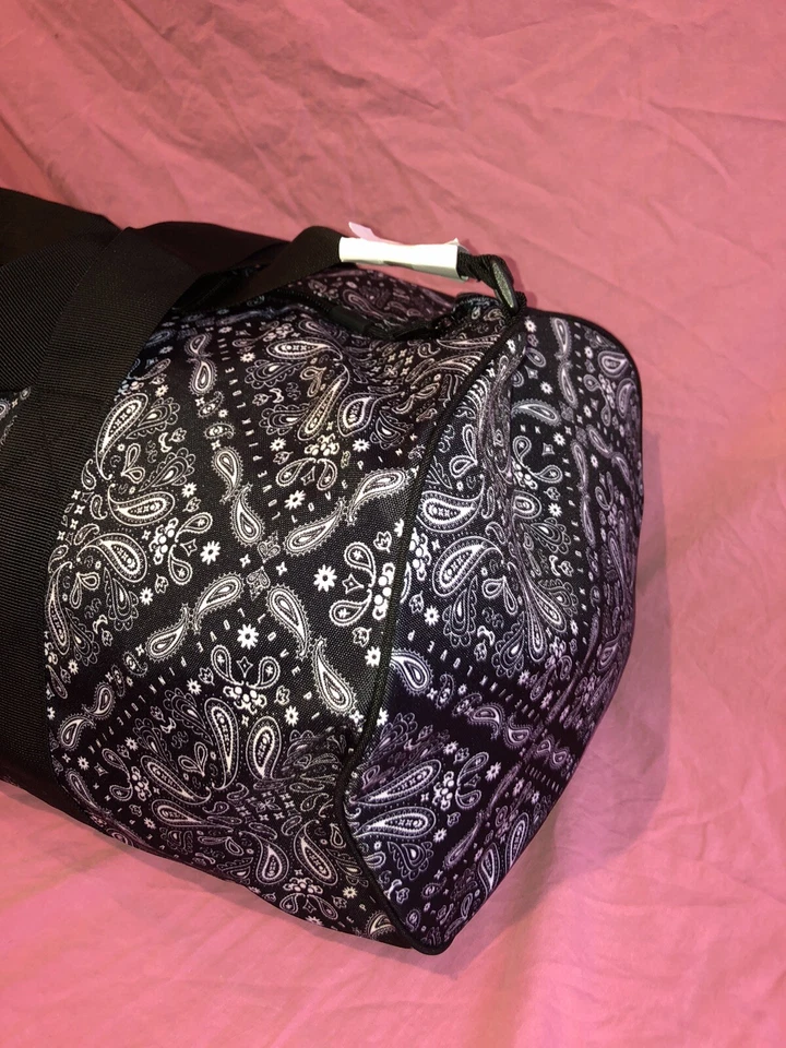 VICTORIA SECRET ROSA BOLSO DE LONA / BOLSO DE GIMNASIO, EQUIPAJE DE MANO DE VIAJE NEGRO Paisley Nuevo Foto 3 de 4