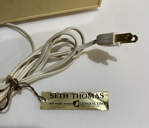 Vintage Seth Thomas Speed Read Lite Flip Alarm Clock # 824 Model 0822-000 Beige - Picture 8 of 9