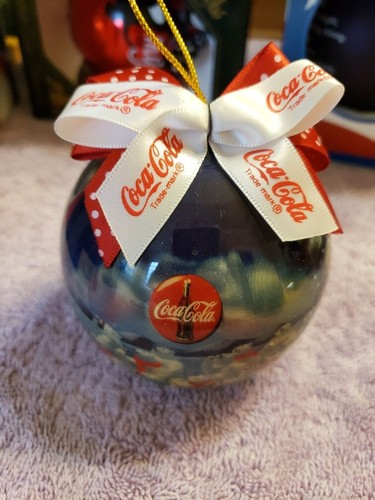 Coca Cola Coke 1995 Christmas Round Ornament Polar Bears in the Arctic - Picture 2 of 6