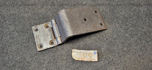 BMW E9 2.5CS-3.0CSL Door Hinge 41516750000 - Picture 2 of 9
