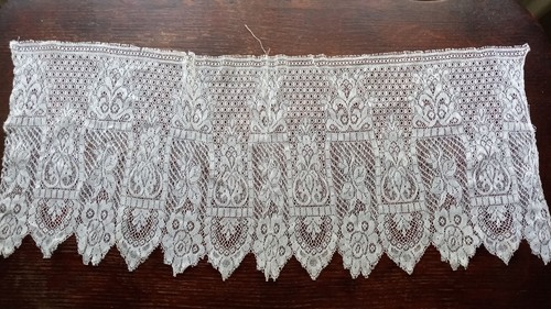 Small Lace Remnant Flowers, Leaves #662