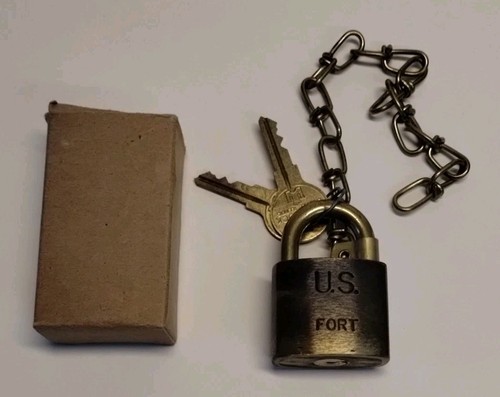 U.S. Fort Vorhängeschloss massiv Messing mit zwei Schlüsseln und Kette Vintage NOS