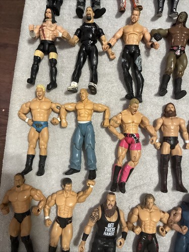 WWE Jakks Wrestling Action Figures Lot of 44 Wrestlers 2000’s W/Some Rares - Picture 7 of 9