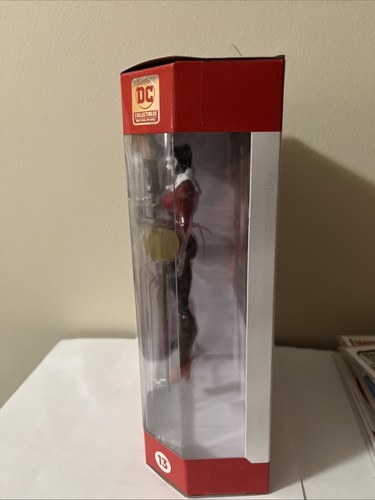 DC Collectibles DC Essentials #13 HARLEY QUINN Action Figure 2019 - Picture 4 of 4