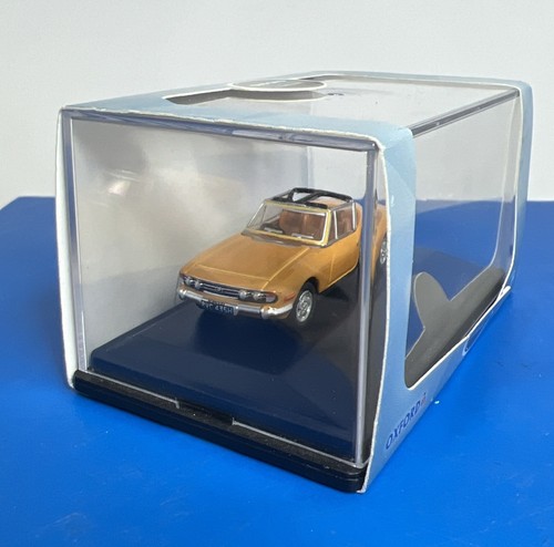 Oxford Diecast Triumph Stag Saffron 76TS001 OO Gauge 1:76 Scale - Picture 2 of 4