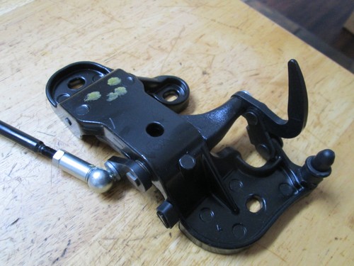 2008-2013 BMW 128i 135i CONVERTIBLE TOP ROOF LOCK LATCH ACTUATOR MOTOR ASSEMBLY - Picture 10 of 23