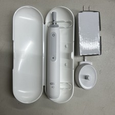 Oral-B iO Series 3 Rechargeable Electric Toothbrush - Matte White - With Charger