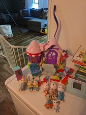 Honey Bee Acres Crystal Ice Cream Shop Playset Lot Of 22 Pets Plus The Shop