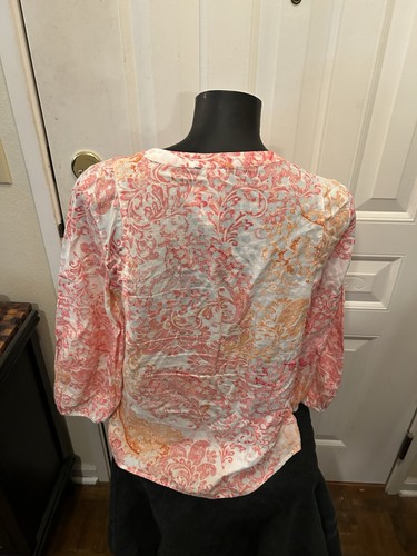 Chicos Floral 3/4 Sleeves V Neck Multicolored Size 0 Pleated Front - Picture 3 of 3