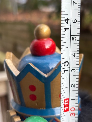 Vintage 14" tall wooden KING Nutcracker w/Scepter TRADITIONS sculpted face - Picture 13 of 14