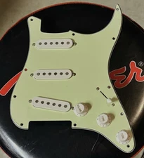 2000's Fender Squier SE / Starcaster SSS Loaded 3 Ply Pickguard 60's Mint Green