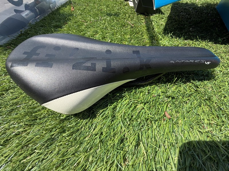 Fizik Antares V5 Carbon Rail Saddle