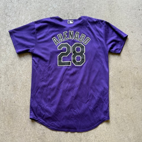 Camiseta deportiva de béisbol morada Nolan Arenado de los Rockies de Colorado majestuosa para niños jóvenes talla XL - Imagen 3 de 6