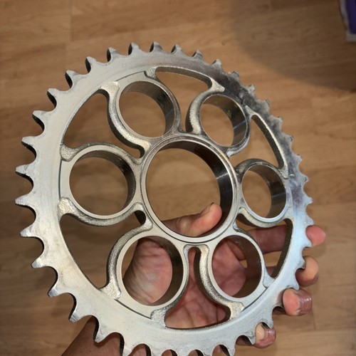 DUCATI SUPERBIKE 1098 R 2008 NEW TAKE OFF GENUINE OEM 38 T 525 SPROCKET - Picture 4 of 10